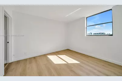 501 SW 1st St #502, Miami, FL 33130 - Photo 17