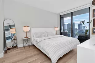 121 NE 34th St, Miami, FL 33137 - Photo 9