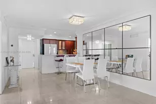 20100 W Country Club Dr, Aventura, FL 33180 - Photo 5