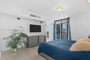 20100 W Country Club Dr, Aventura, FL 33180 - Photo 17