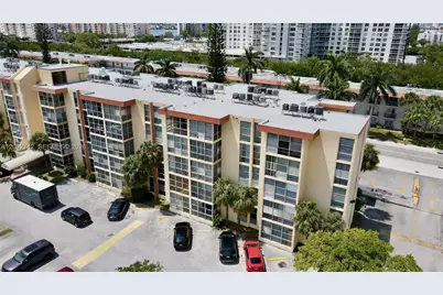 200 172nd St #114, Sunny Isles Beach, FL 33160 - Photo 3