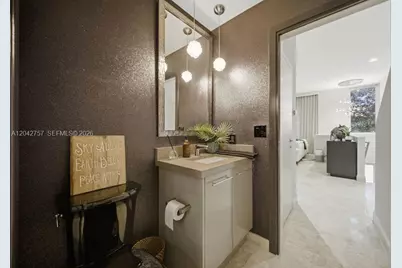 710 NE 3rd Ave, Fort Lauderdale, FL 33304 - Photo 17