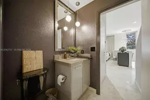 710 NE 3rd Ave, Fort Lauderdale, FL 33304 - Photo 17