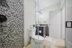 710 NE 3rd Ave, Fort Lauderdale, FL 33304 - Photo 39
