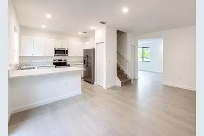 307 NE 208th Ter, Miami, FL 33179 - Photo 3