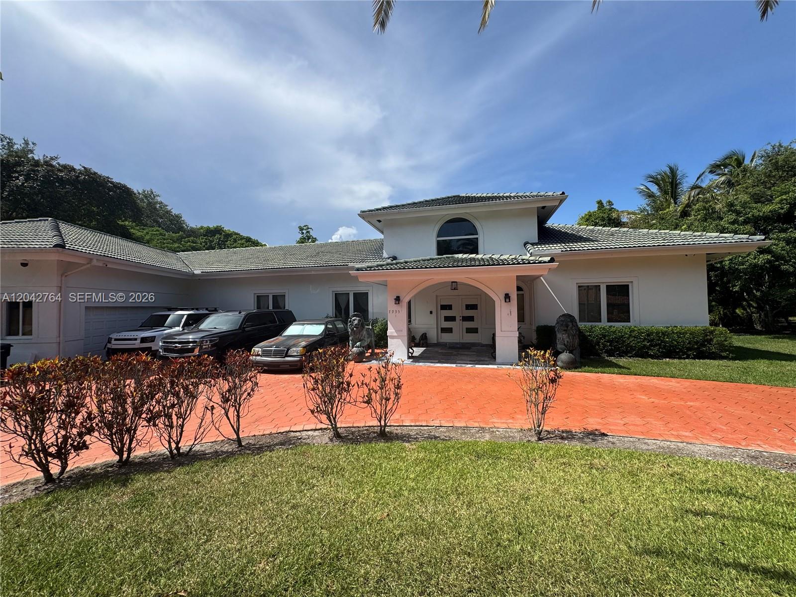 7935 SW 128th St - 7935 SW 128th St, Pinecrest, FL 33156 Luxury Property | Jose Angel Pina