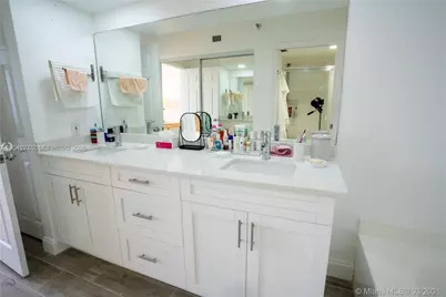 [Address not provided], Aventura, FL 33180 - Photo 17