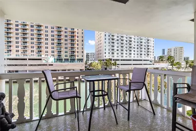 450 Paradise Isle Blvd #302, Hallandale Beach, FL 33009 - Photo 9