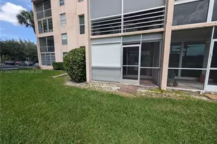9495 Evergreen Pl, Davie, FL 33324 - Photo 15