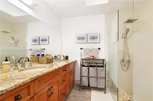 3064 S Oakland Forest Dr, Oakland Park, FL 33309 - Photo 11