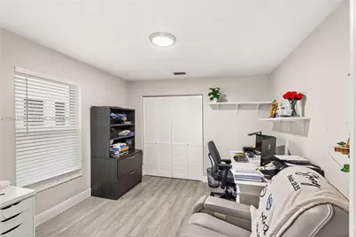 9840 NW 28th Ter, Doral, FL 33172 - Photo 29