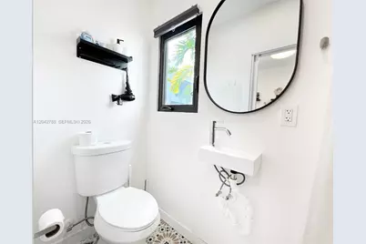 1240 NE 17th Ave #2, Fort Lauderdale, FL 33304 - Photo 13