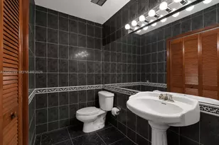 7365 N Augusta Dr, Hialeah, FL 33015 - Photo 25