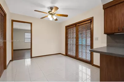 7365 N Augusta Dr, Hialeah, FL 33015 - Photo 9