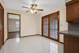 7365 N Augusta Dr, Hialeah, FL 33015 - Photo 9
