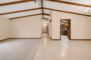 7365 N Augusta Dr, Hialeah, FL 33015 - Photo 11