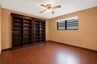 7365 N Augusta Dr, Hialeah, FL 33015 - Photo 17