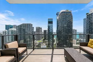 88 SW 7th St, Miami, FL 33130 - Photo 3