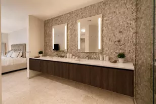 88 SW 7th St, Miami, FL 33130 - Photo 15