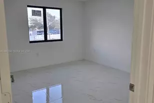 2729 NW 44th St, Miami, FL 33142 - Photo 9