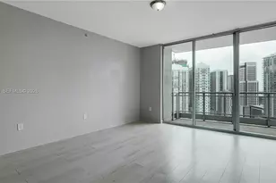 90 SW 3rd St, Miami, FL 33130 - Photo 5