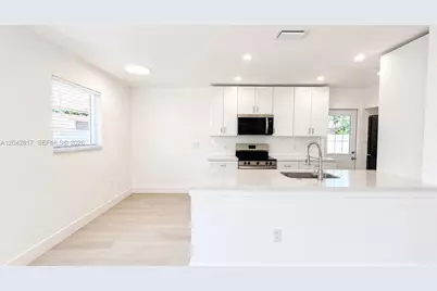 721 N 68th Ter, Hollywood, FL 33024 - Photo 7