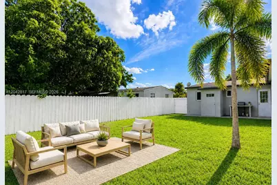 721 N 68th Ter, Hollywood, FL 33024 - Photo 19