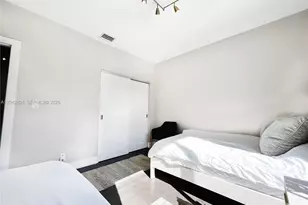 513 SW 18th Ct, Fort Lauderdale, FL 33315 - Photo 17