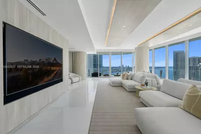 300 Biscayne Boulevard Way #2701, Miami, FL 33131 - Photo 3