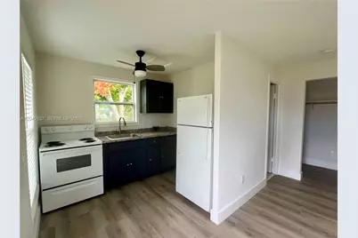 161 NW 6th St #2, Homestead, FL 33030 - Photo 1