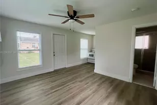 161 NW 6th St, Homestead, FL 33030 - Photo 11