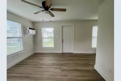 161 NW 6th St #2, Homestead, FL 33030 - Photo 9