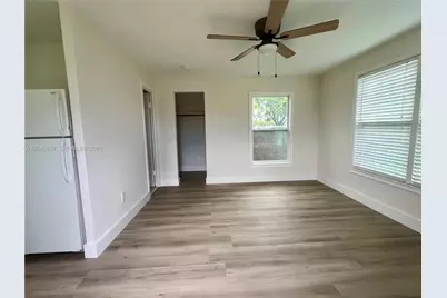 161 NW 6th St #2, Homestead, FL 33030 - Photo 3