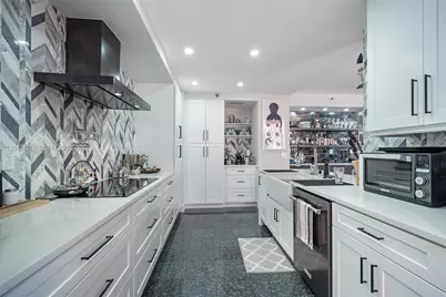 1581 Brickell Ave #1805, Miami, FL 33129 - Photo 9
