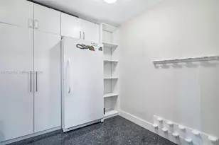 1581 Brickell Ave, Miami, FL 33129 - Photo 15