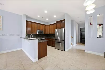 1321 NE 5th Ter, Fort Lauderdale, FL 33304 - Photo 3
