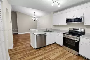 10111 W Sunrise Blvd, Plantation, FL 33322 - Photo 11