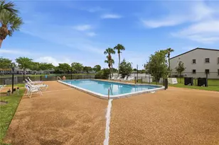 11230 Taft St, Pembroke Pines, FL 33026 - Photo 27