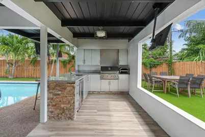 1250 NE 23rd Pl, Pompano Beach, FL 33064 - Photo 9