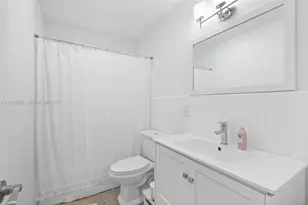 1250 NE 23rd Pl, Pompano Beach, FL 33064 - Photo 21