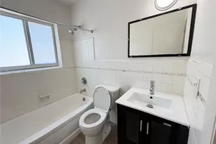 1821 N 17th Ct, Hollywood, FL 33020 - Photo 9