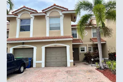 8917 NW 54th St, Sunrise, FL 33351 - Photo 1