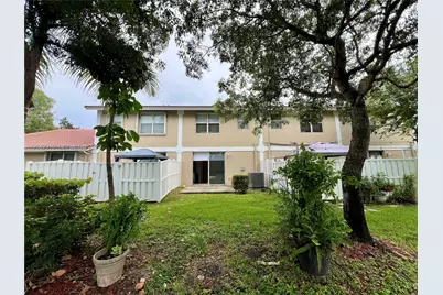 8917 NW 54th St, Sunrise, FL 33351 - Photo 13