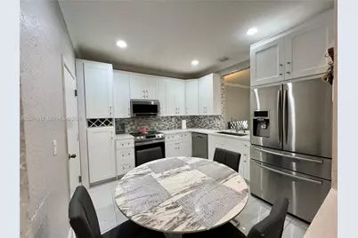 8917 NW 54th St, Sunrise, FL 33351 - Photo 7