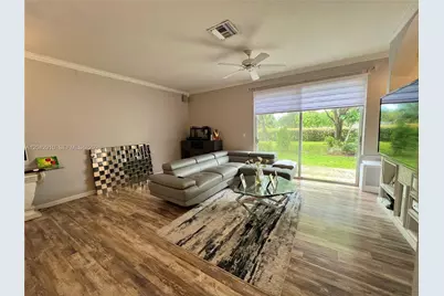 8917 NW 54th St, Sunrise, FL 33351 - Photo 9