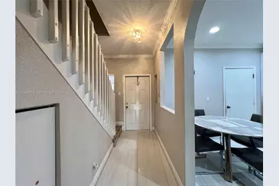 8917 NW 54th St, Sunrise, FL 33351 - Photo 3