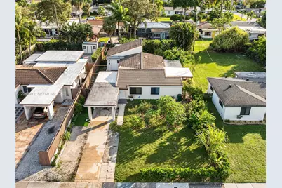 700 Davie  Boulevard, Fort Lauderdale, FL 33315 - Photo 1