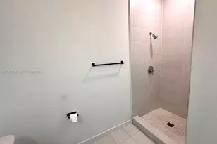 7825 NW 107th Ave, Doral, FL 33178 - Photo 17