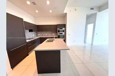7825 NW 107th Ave #706, Doral, FL 33178 - Photo 3
