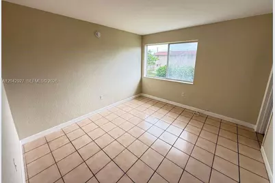 1255 W 49th Pl #H202, Hialeah, FL 33012 - Photo 5